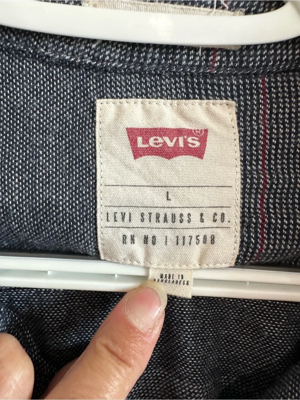 Levi’s Standard Fit Men’s Gray Plaid Button Front Shirt Size Large 100% Cotton
